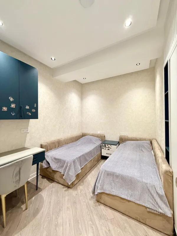 Satılır 4 otaqlı mənzil 111 m²