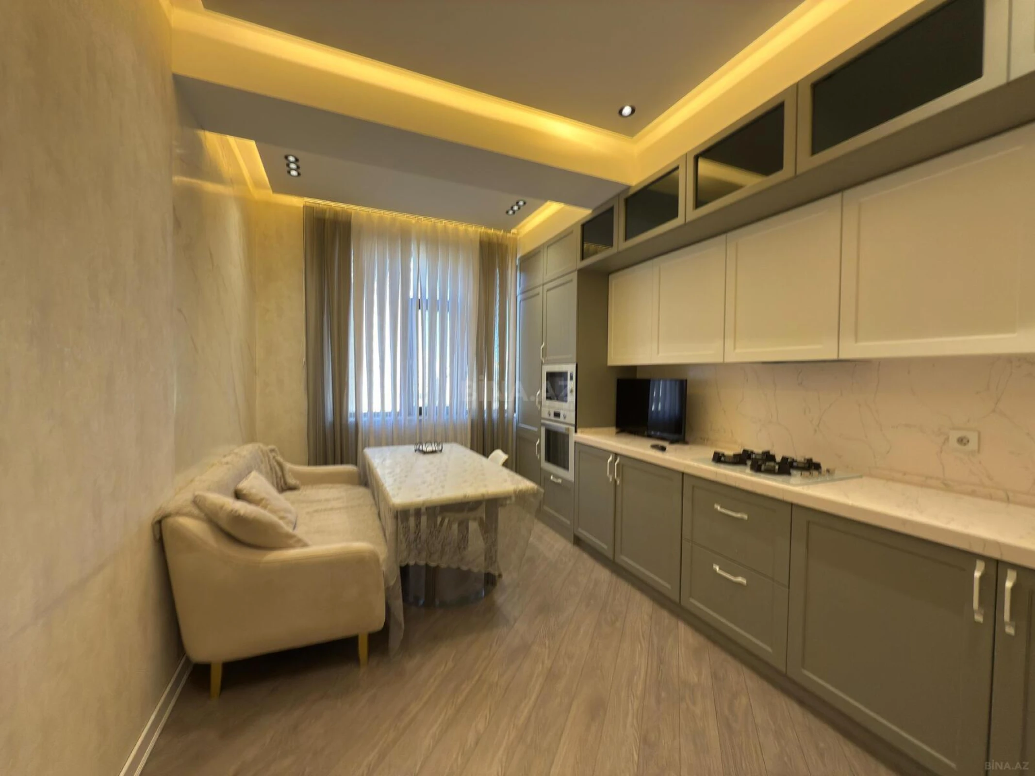 Satılır 4 otaqlı mənzil 111 m²