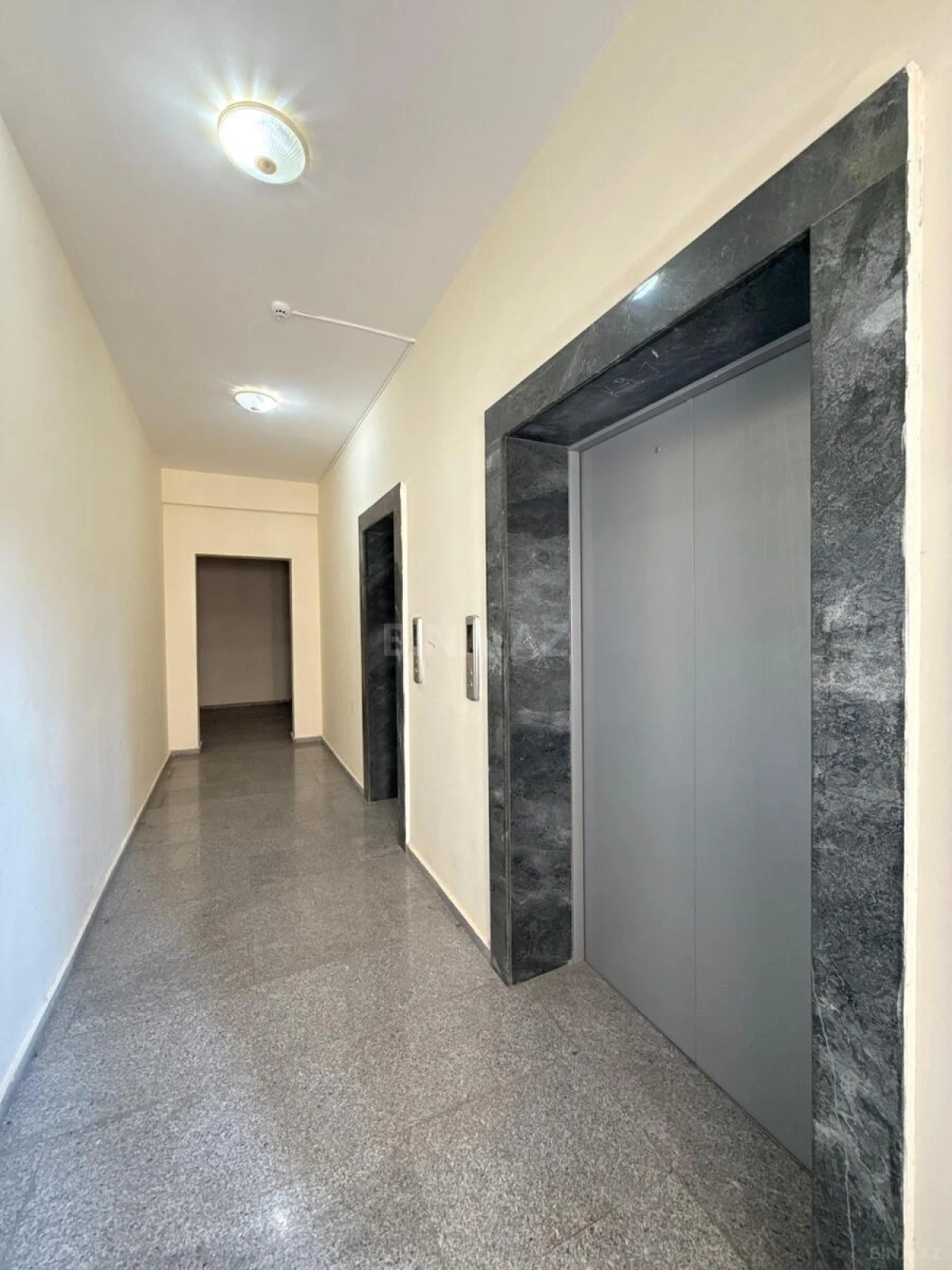 Satılır 4 otaqlı mənzil 111 m²