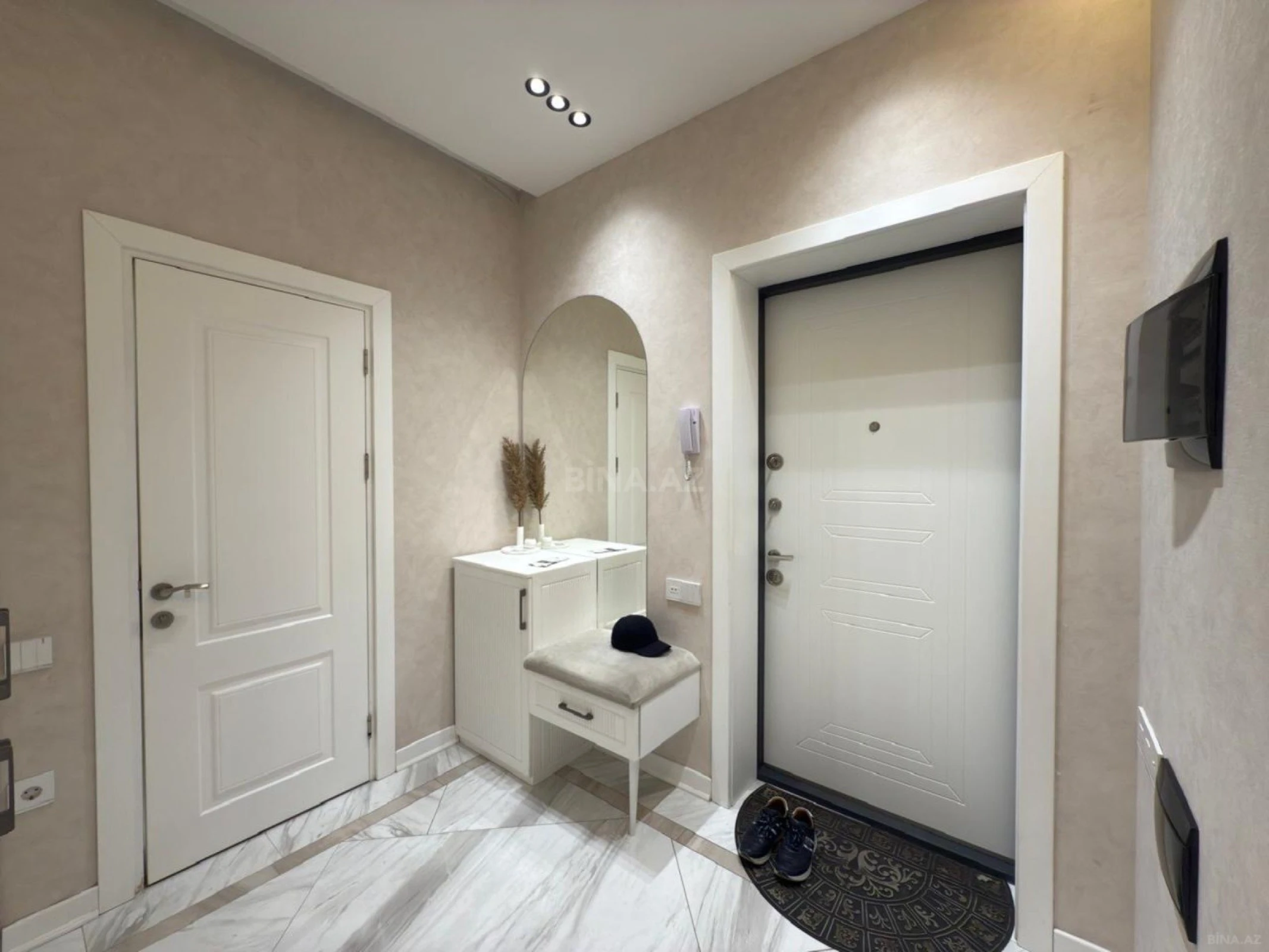 Satılır 4 otaqlı mənzil 111 m²