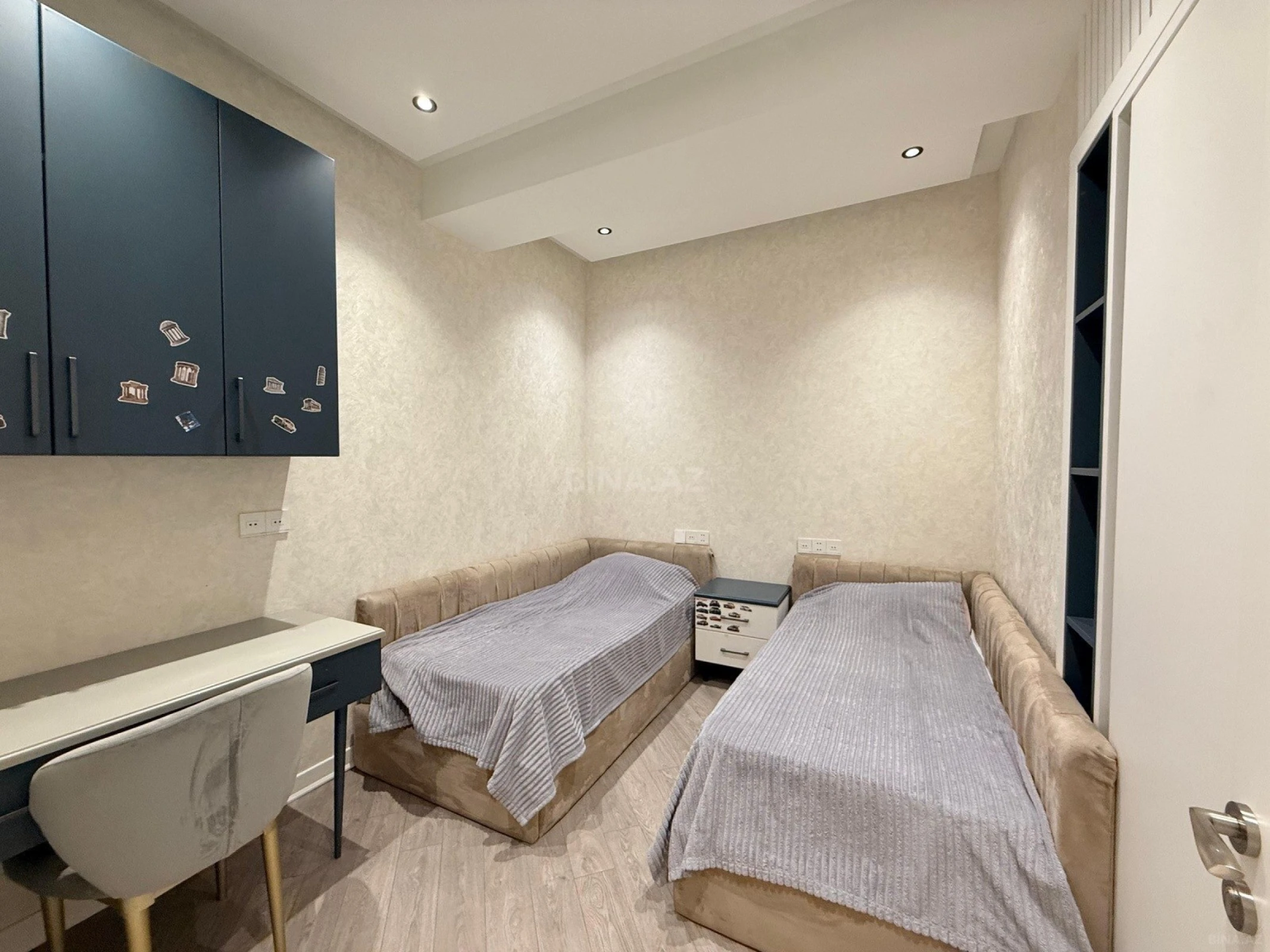 Satılır 4 otaqlı mənzil 111 m²