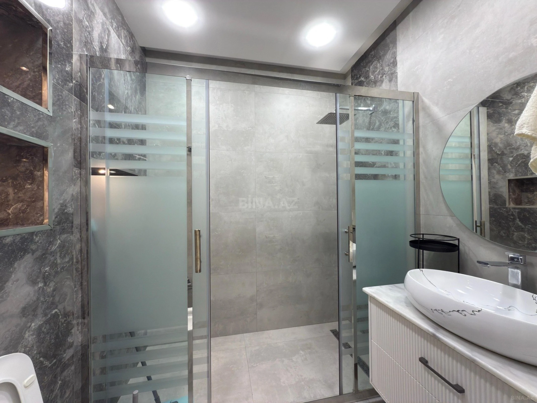 Satılır 4 otaqlı mənzil 111 m²