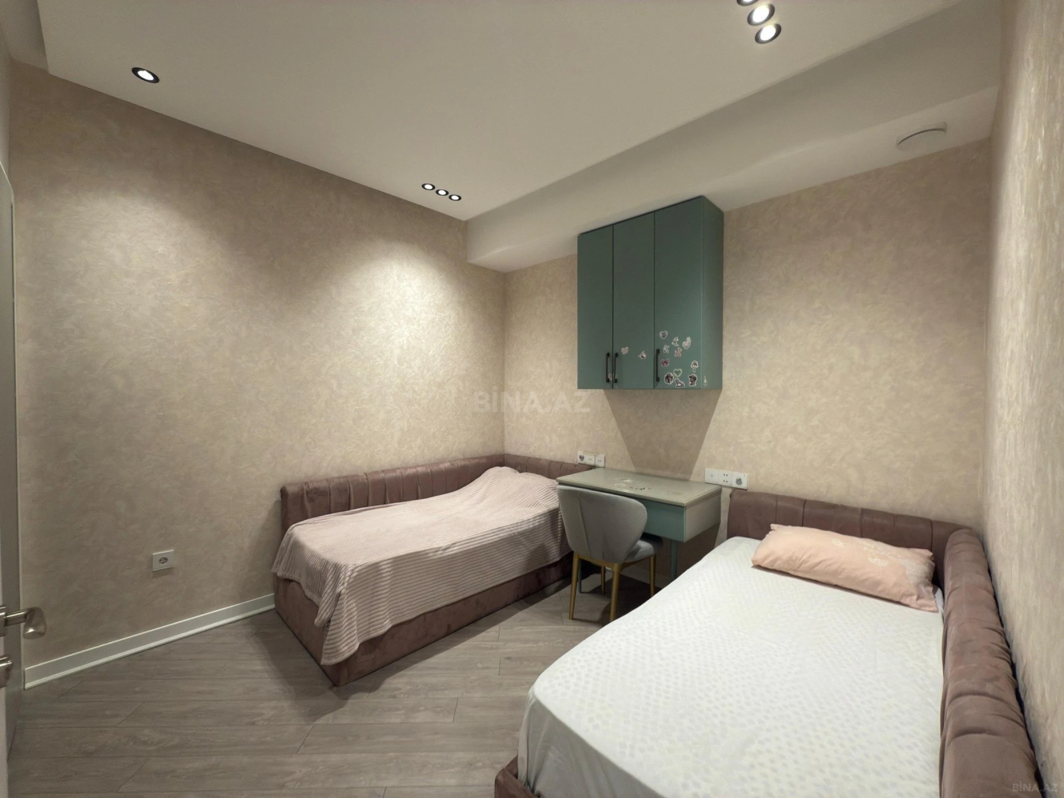 Satılır 4 otaqlı mənzil 111 m²