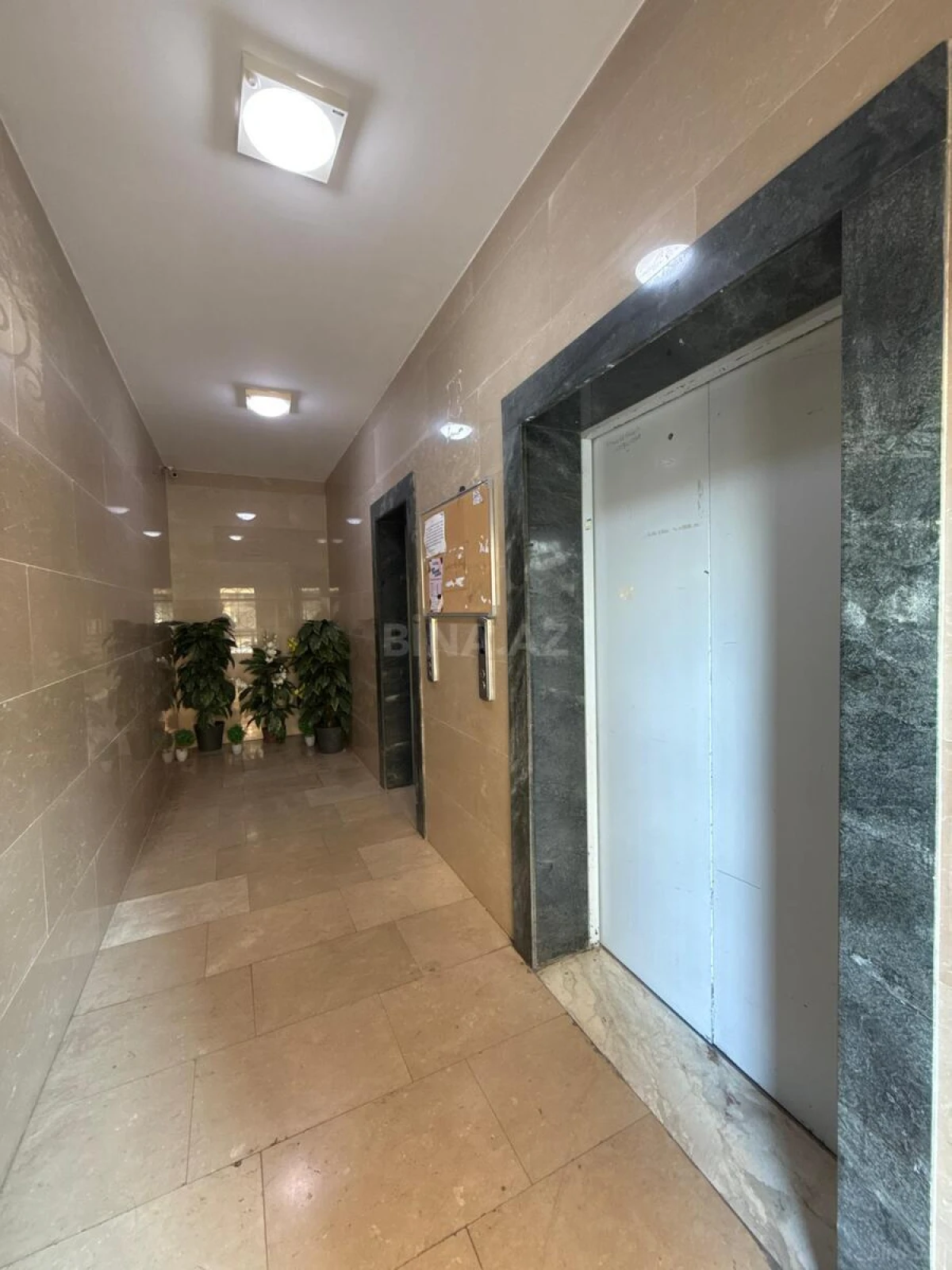 Satılır 4 otaqlı mənzil 111 m²