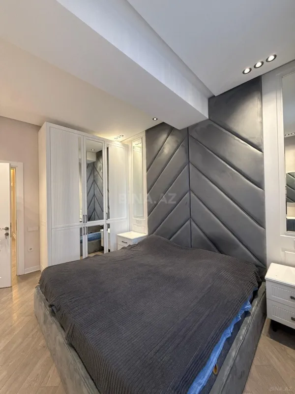 Satılır 4 otaqlı mənzil 111 m²