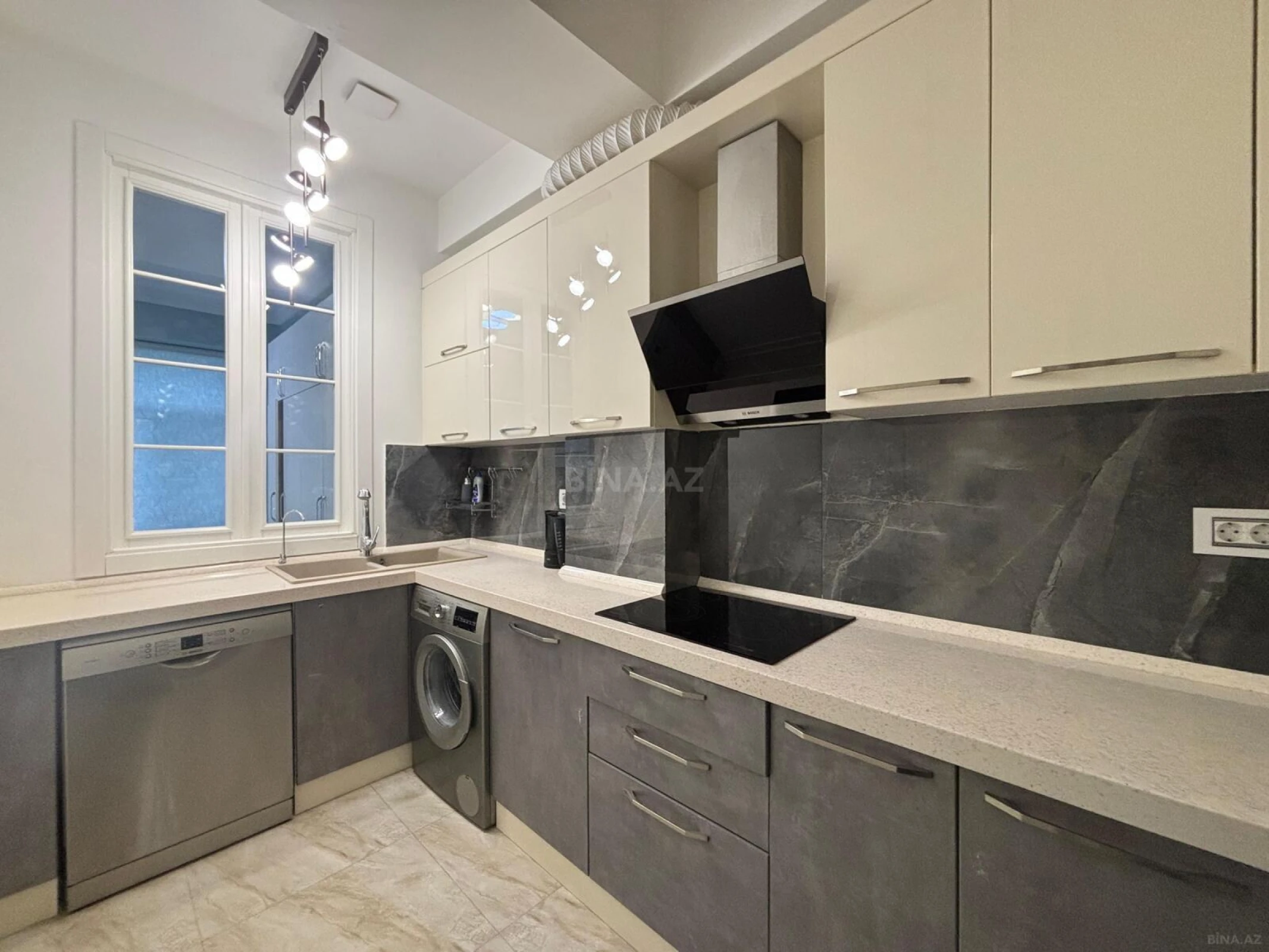 Satılır 3 otaqlı mənzil 97 m²