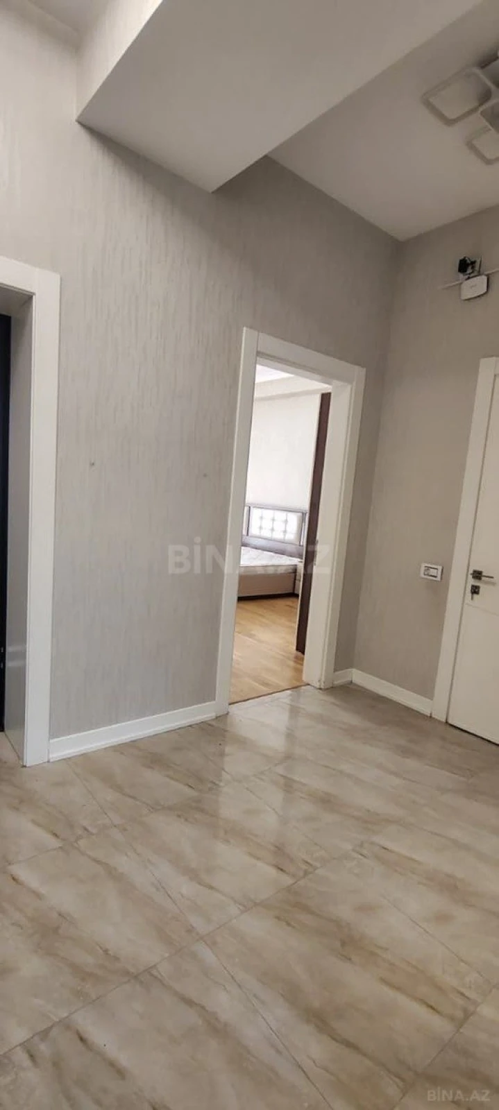 Satılır 3 otaqlı mənzil 97 m²