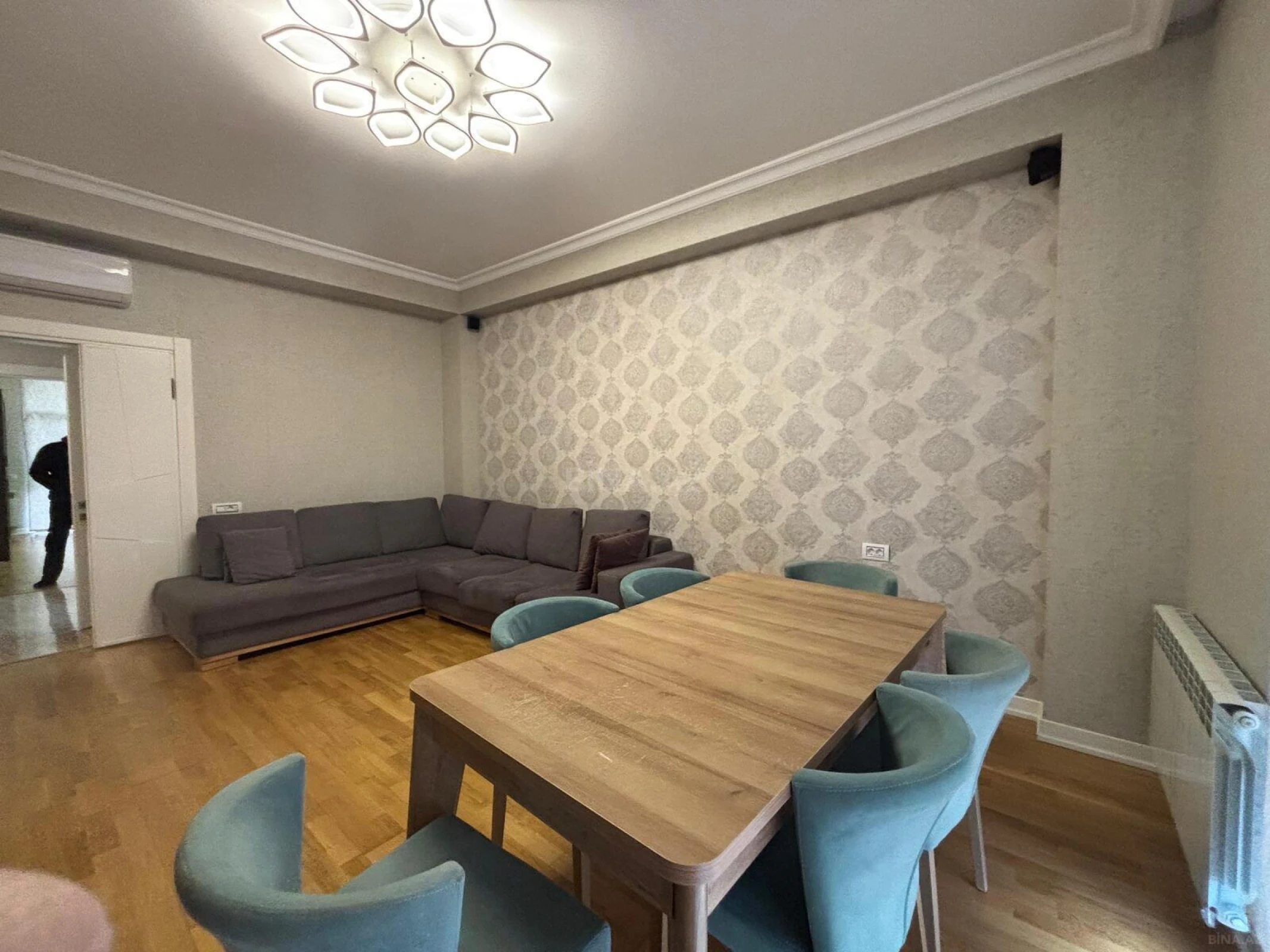 Satılır 3 otaqlı mənzil 97 m²