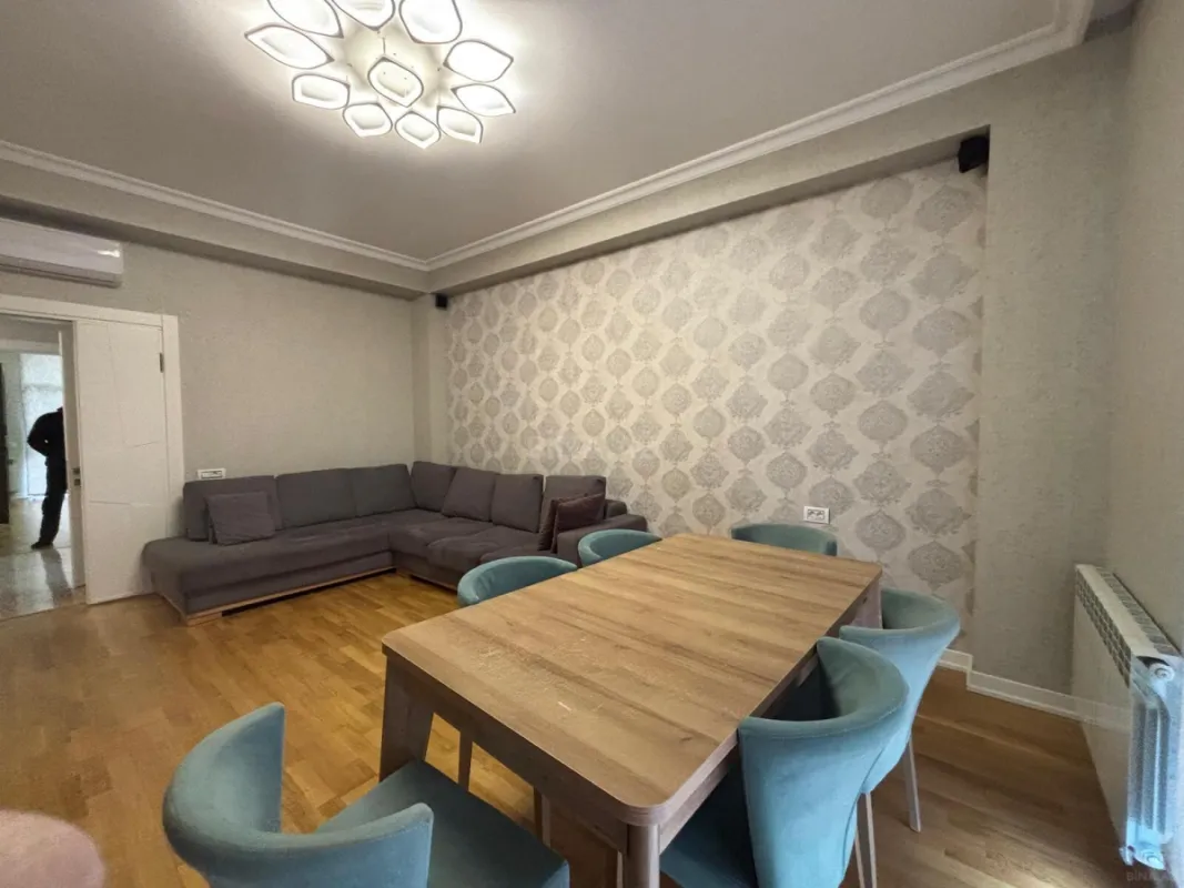 Satılır 3 otaqlı mənzil 97 m²