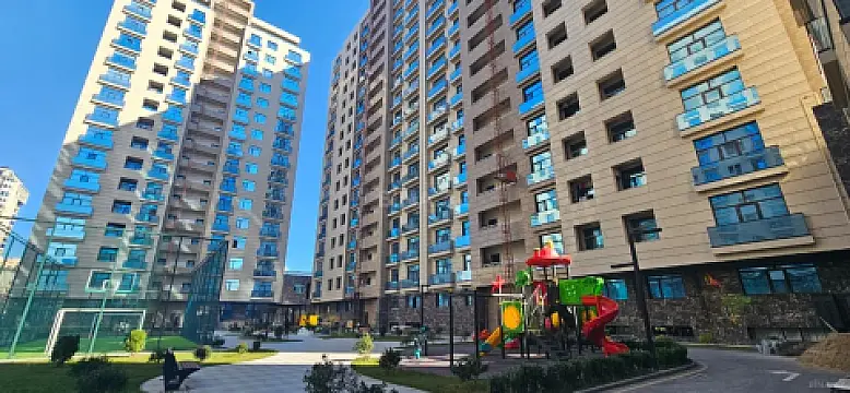 Satılır 3 otaqlı mənzil 122 m² — Bakı, İnşaatçılar 3 otaq 122.00 m²
