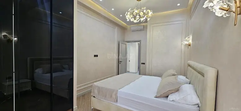 Satılır 3 otaqlı mənzil 122 m²