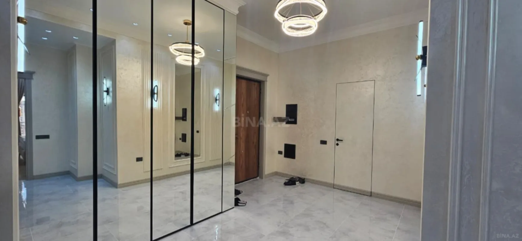 Satılır 3 otaqlı mənzil 122 m²