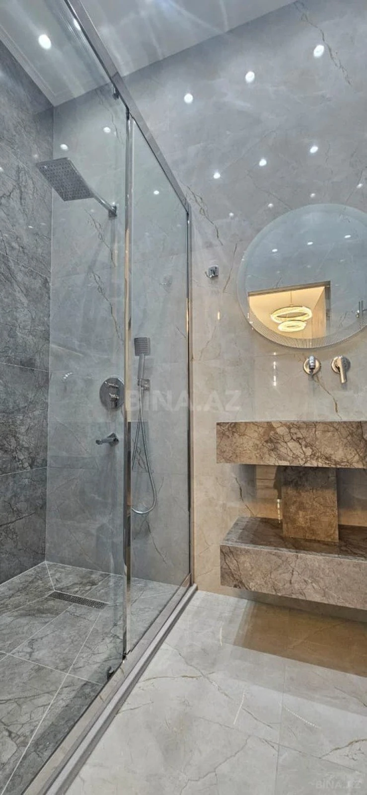 Satılır 3 otaqlı mənzil 122 m²