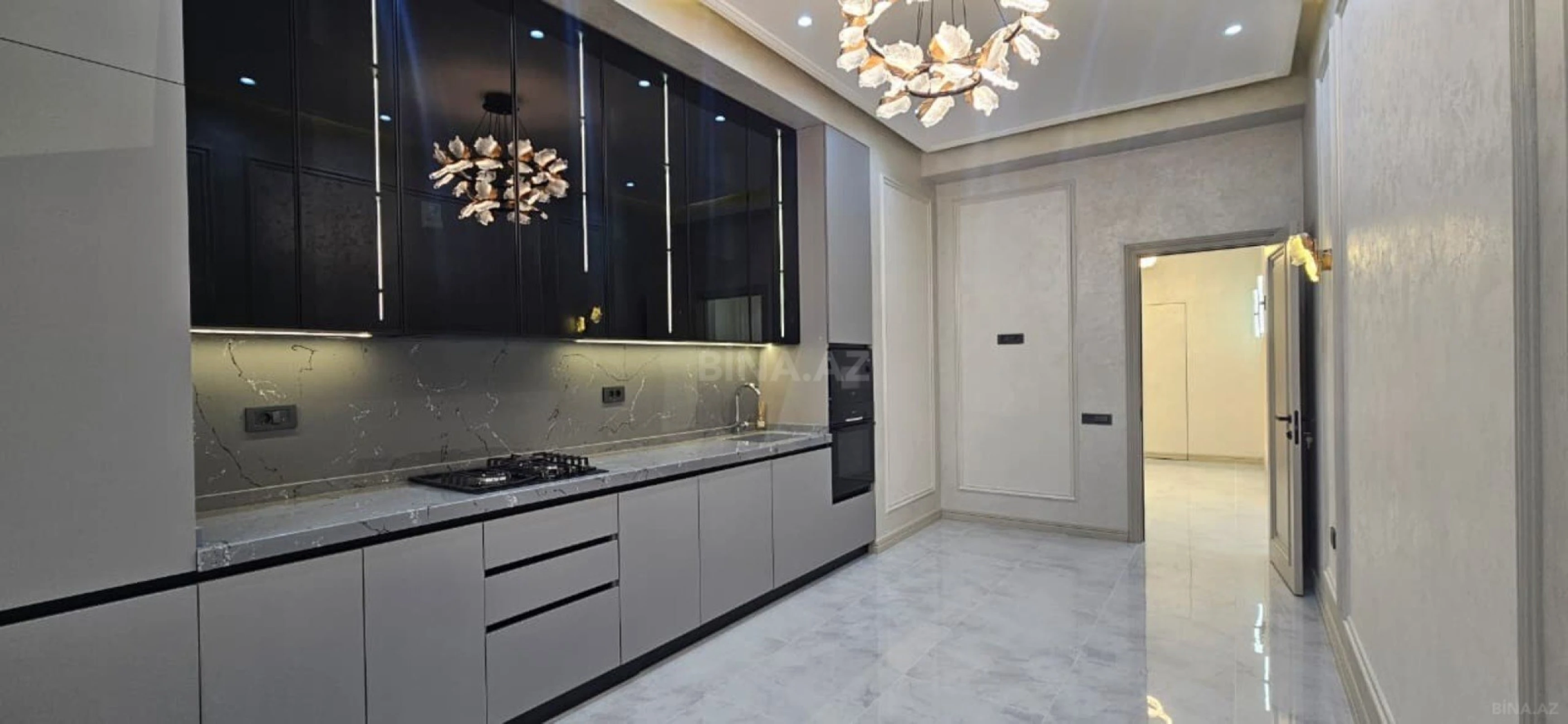 Satılır 3 otaqlı mənzil 122 m²
