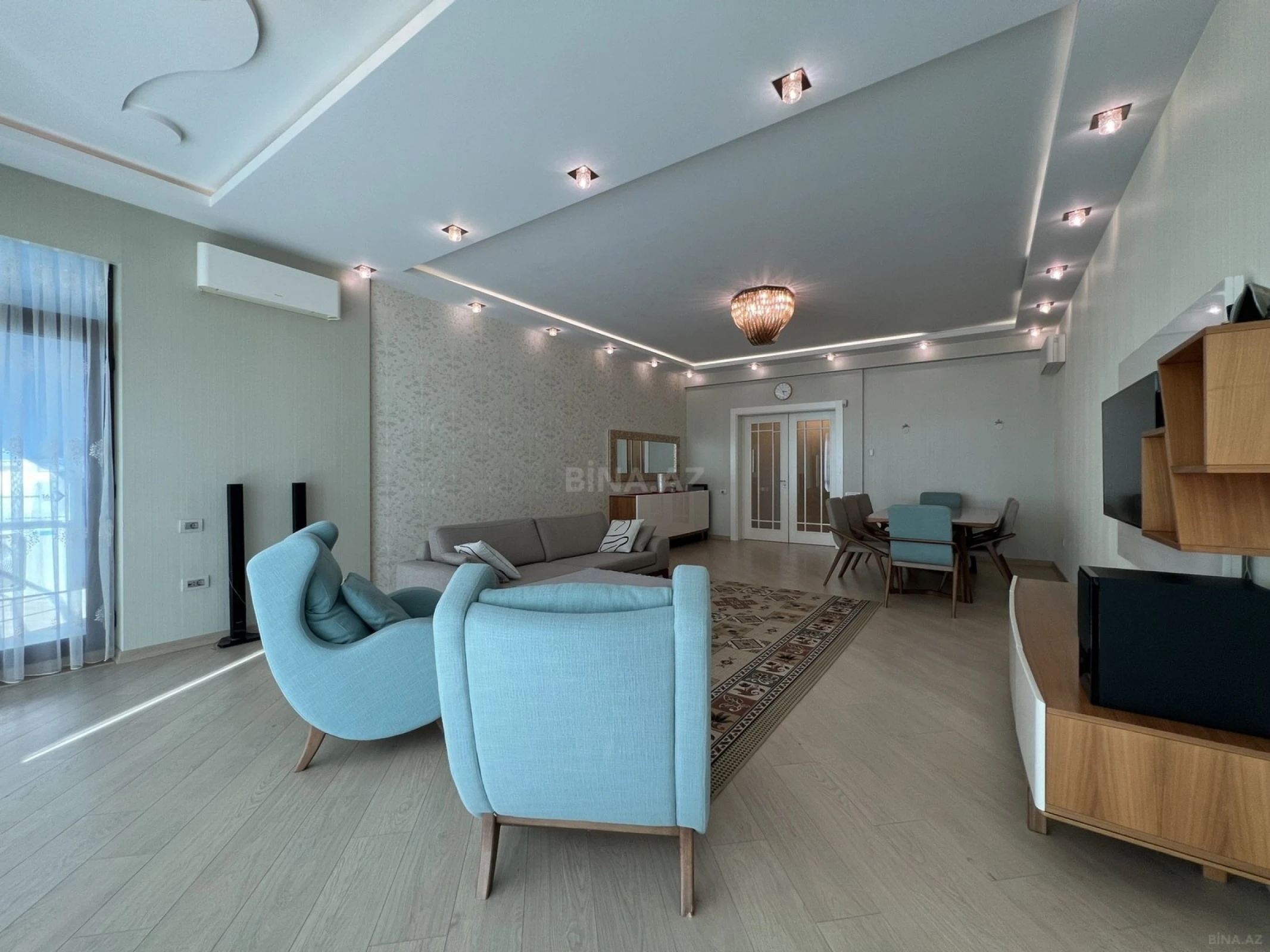 Kirayə verilir 4 otaqlı mənzil 220 m²