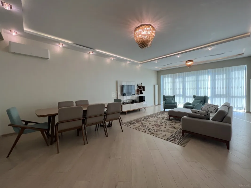 Kirayə verilir 4 otaqlı mənzil 220 m²