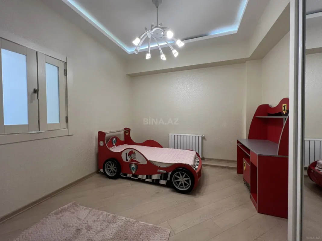Kirayə verilir 4 otaqlı mənzil 220 m²
