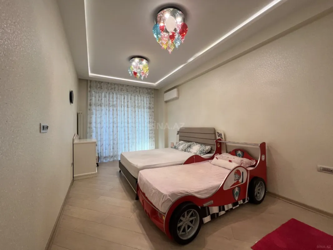 Kirayə verilir 4 otaqlı mənzil 220 m²