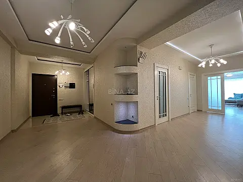 Kirayə verilir 4 otaqlı mənzil 220 m²