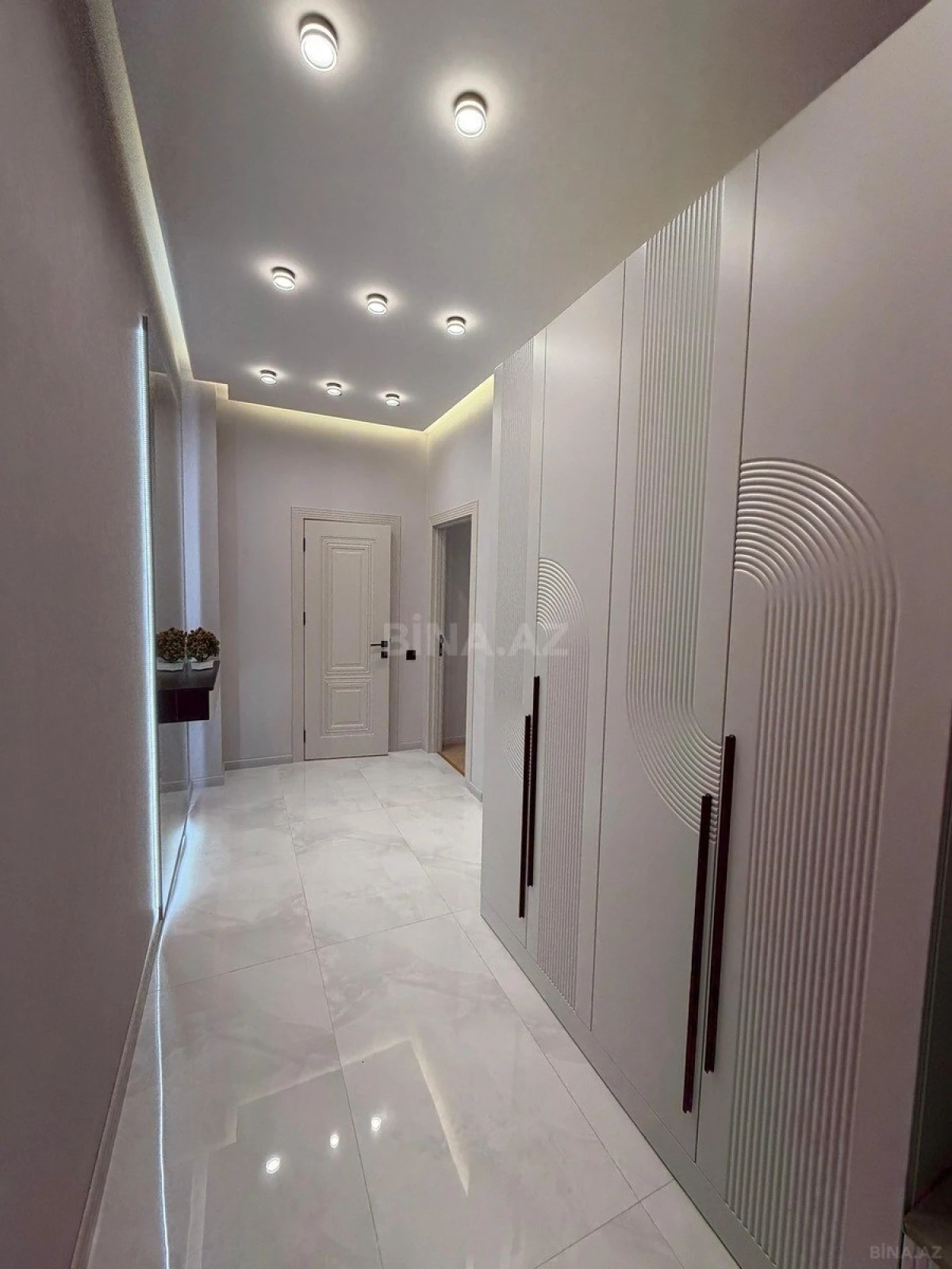 Satılır 2 otaqlı mənzil 55 m²
