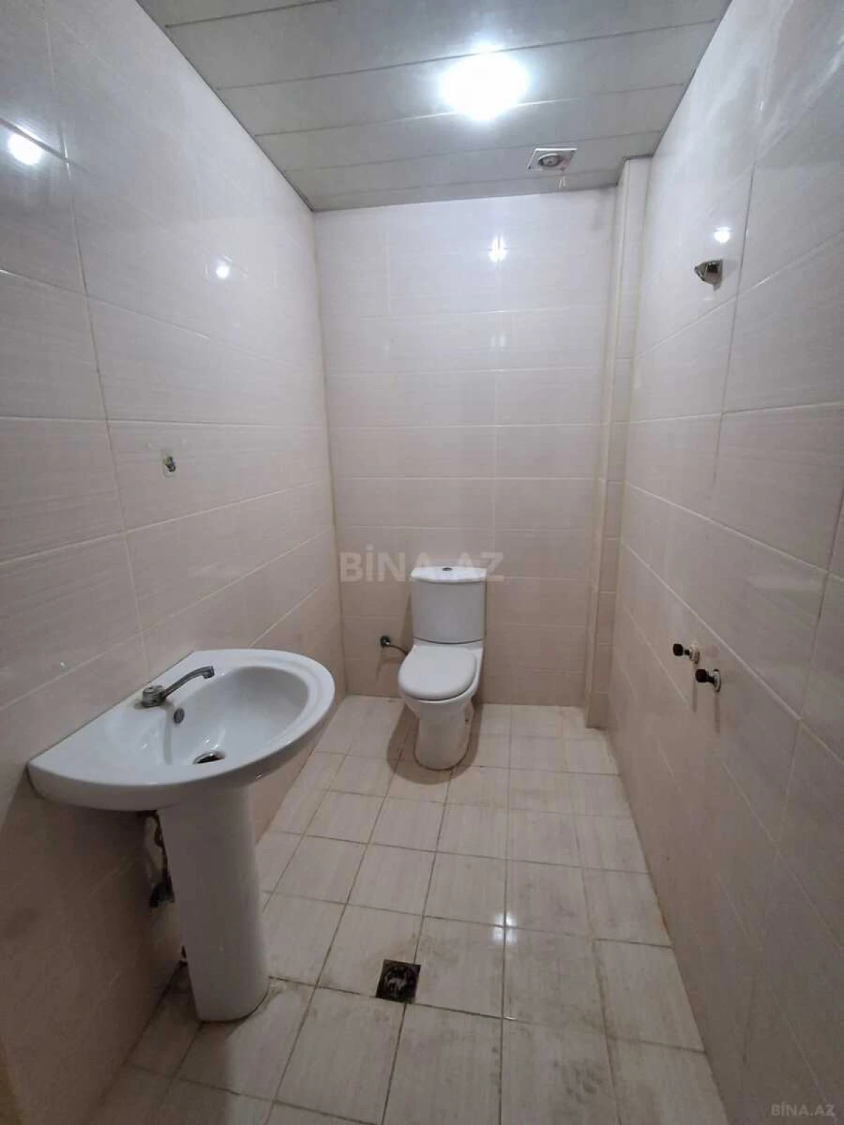 Satılır 3 otaqlı mənzil 152 m²