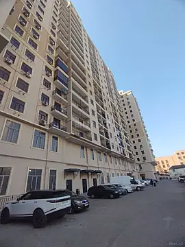 Satılır 4 otaqlı mənzil 137 m² — Bakı, İnşaatçılar 4 otaq 137.00 m²