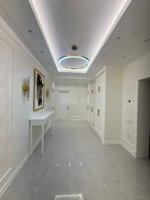 Kirayə verilir 4 otaqlı mənzil 180 m²