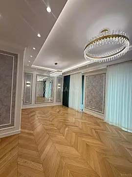 Kirayə verilir 4 otaqlı mənzil 180 m²