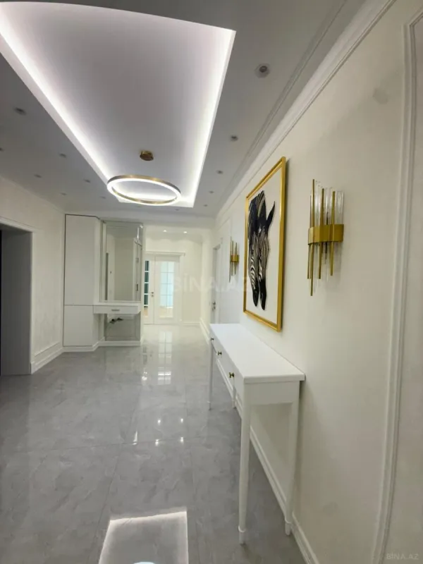 Kirayə verilir 4 otaqlı mənzil 180 m²