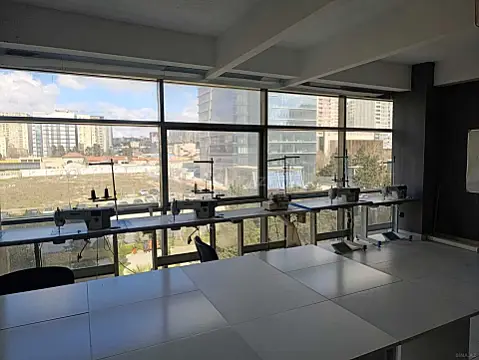 Kirayə verilir 7 otaqlı mənzil 185 m²