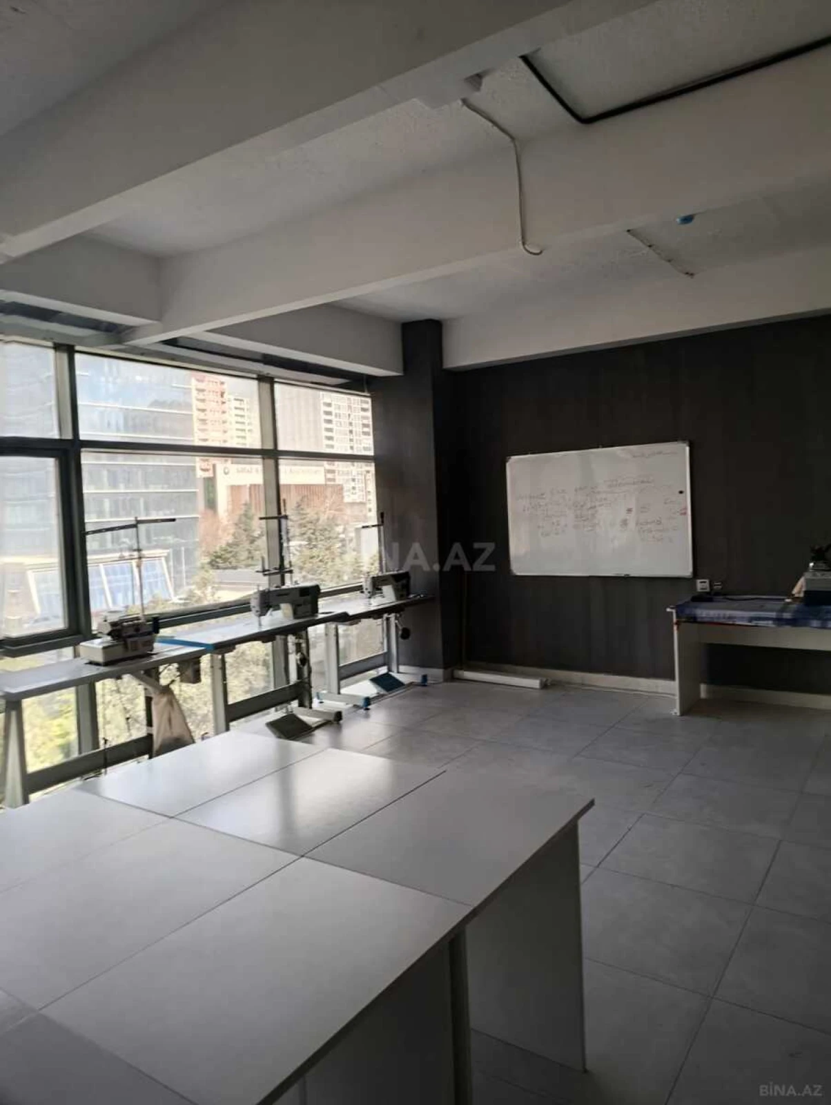 Kirayə verilir 7 otaqlı mənzil 185 m²