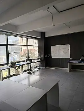 Kirayə verilir 7 otaqlı mənzil 185 m²