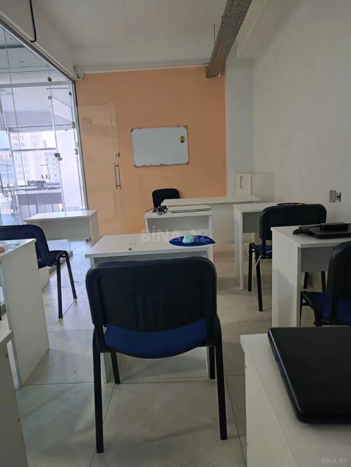 Kirayə verilir 7 otaqlı mənzil 185 m²