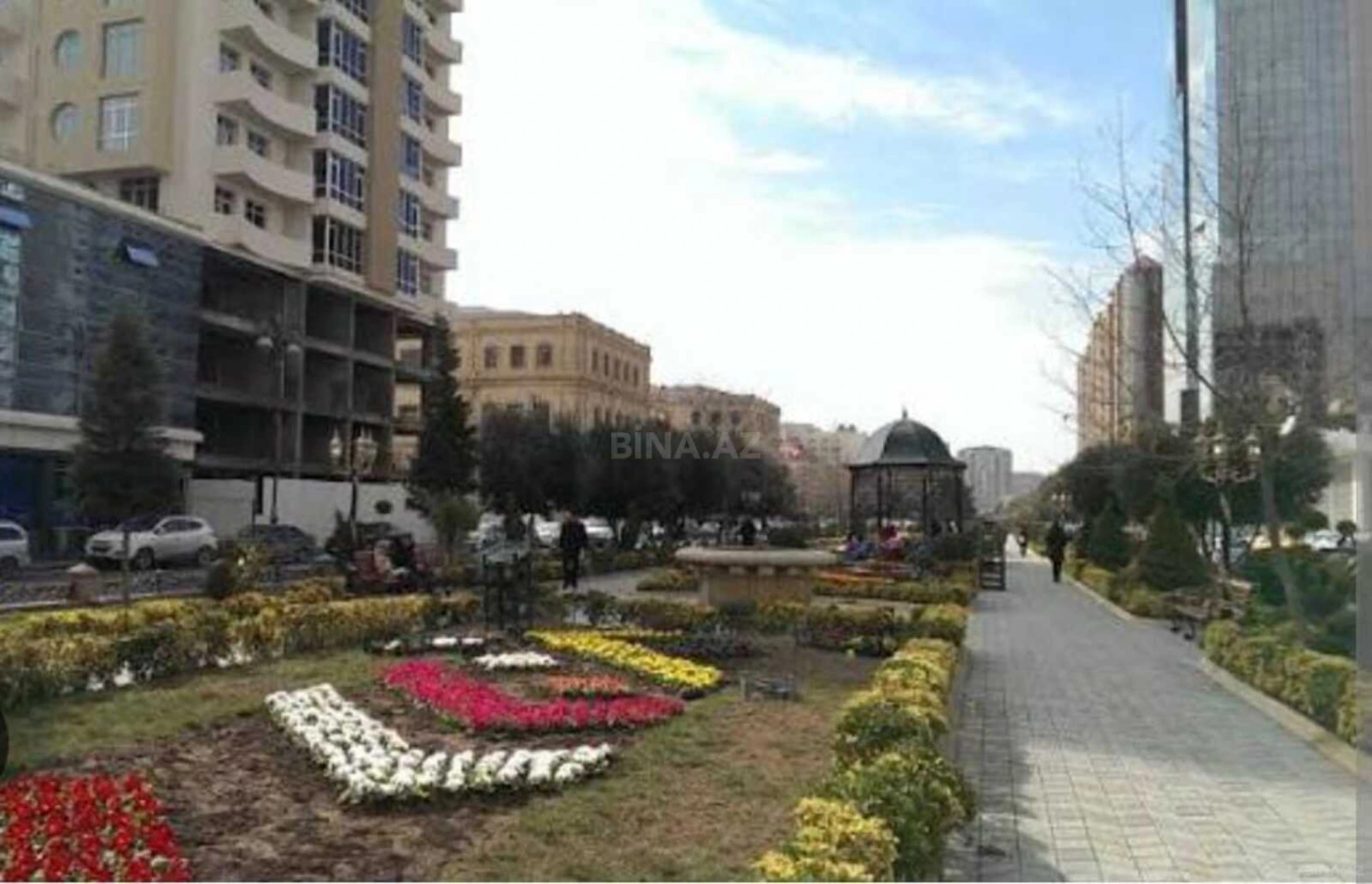 Kirayə verilir 7 otaqlı mənzil 185 m²