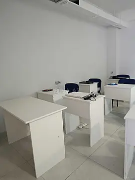 Kirayə verilir 7 otaqlı mənzil 185 m²