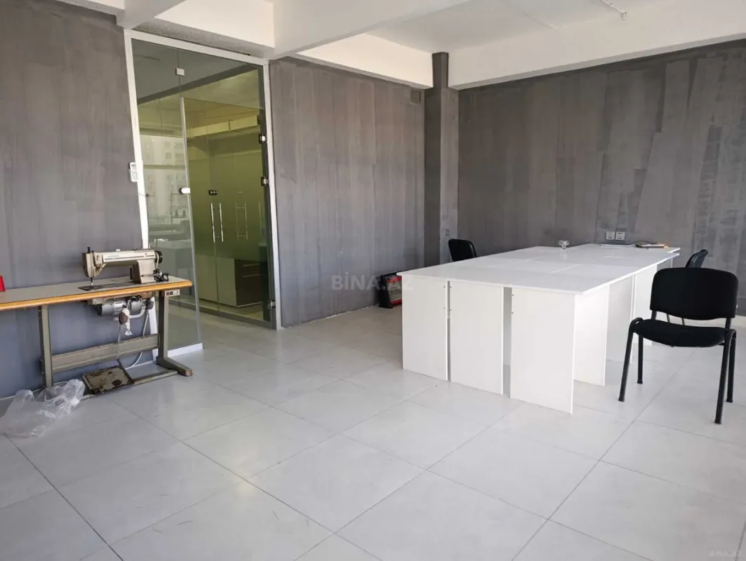 Kirayə verilir 7 otaqlı mənzil 185 m²