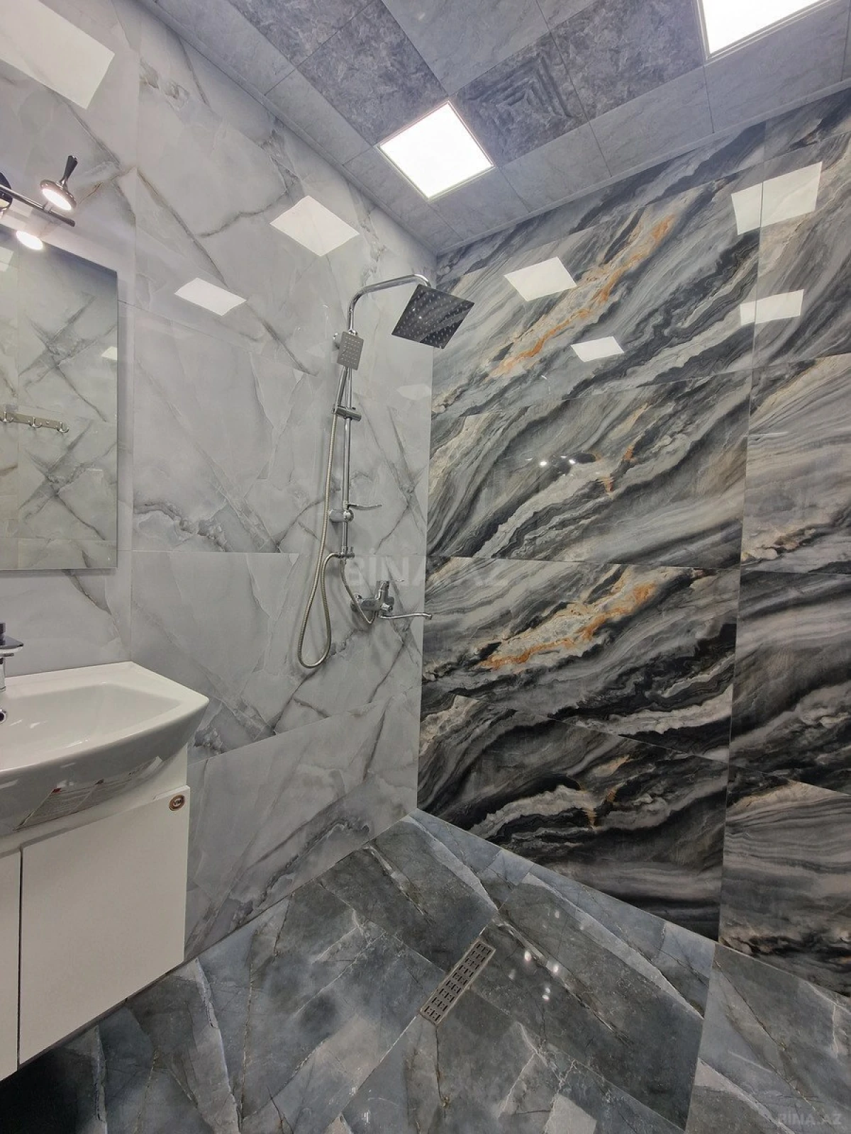 Satılır 2 otaqlı mənzil 45 m²