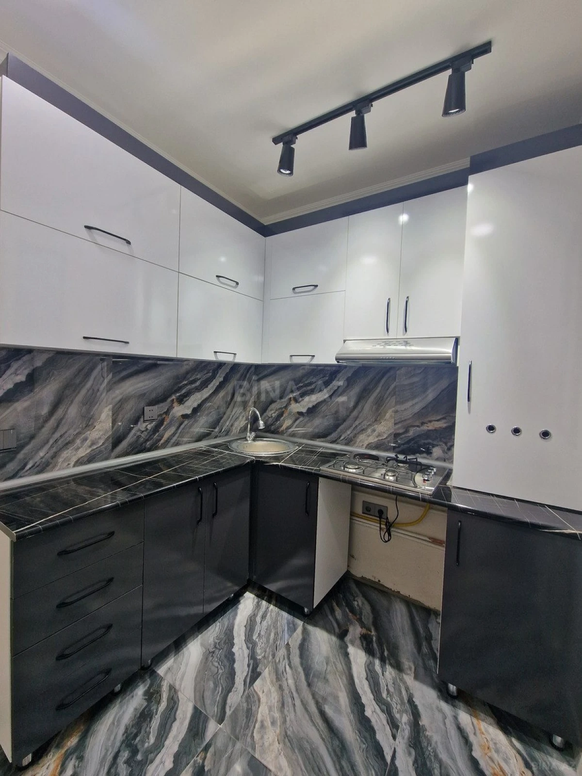 Satılır 2 otaqlı mənzil 45 m²