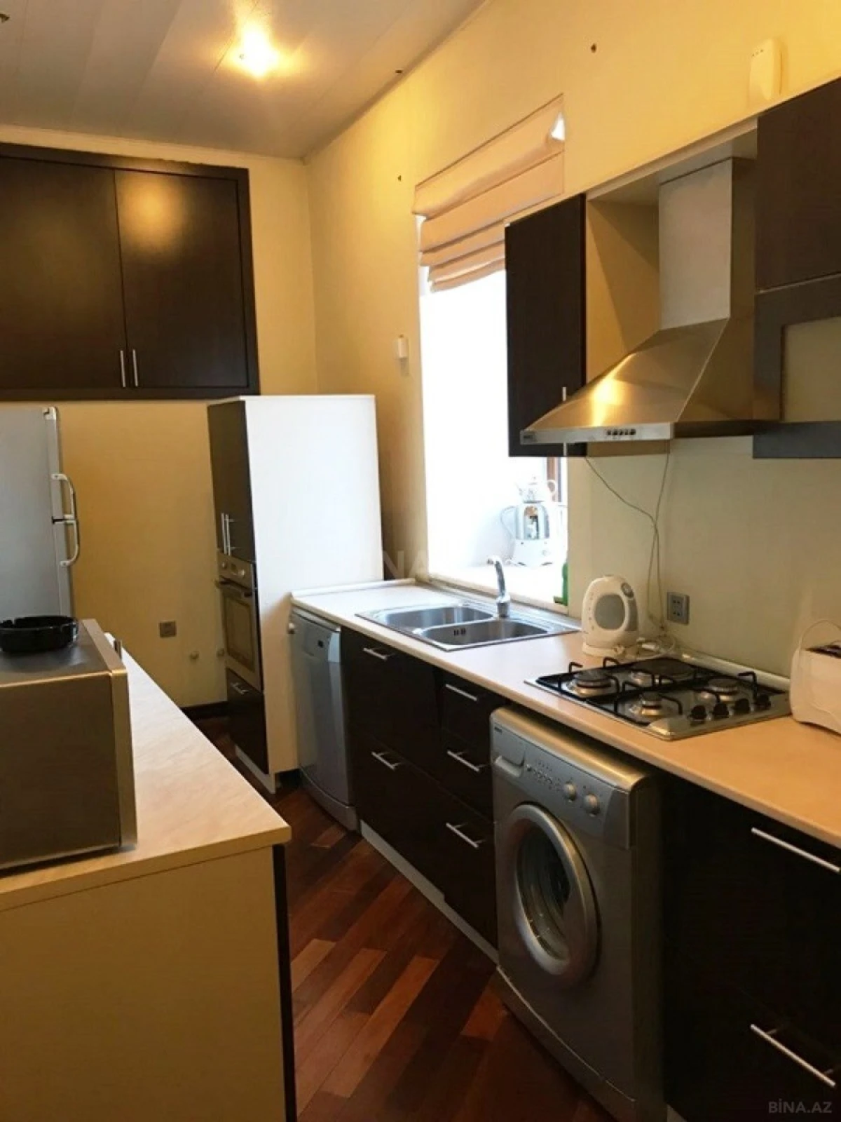 Satılır 3 otaqlı mənzil 140 m²