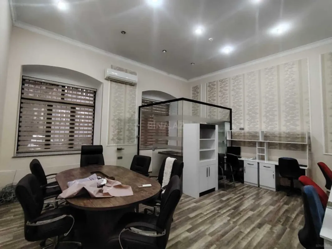 Kirayə verilir 4 otaqlı ofis 130 m²