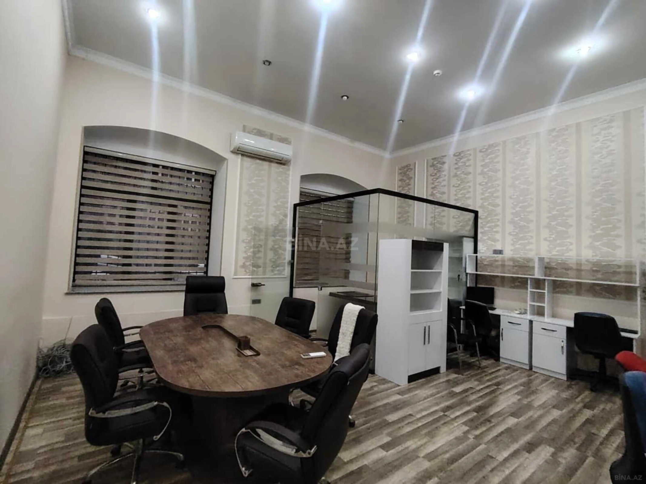 Kirayə verilir 4 otaqlı ofis 130 m²