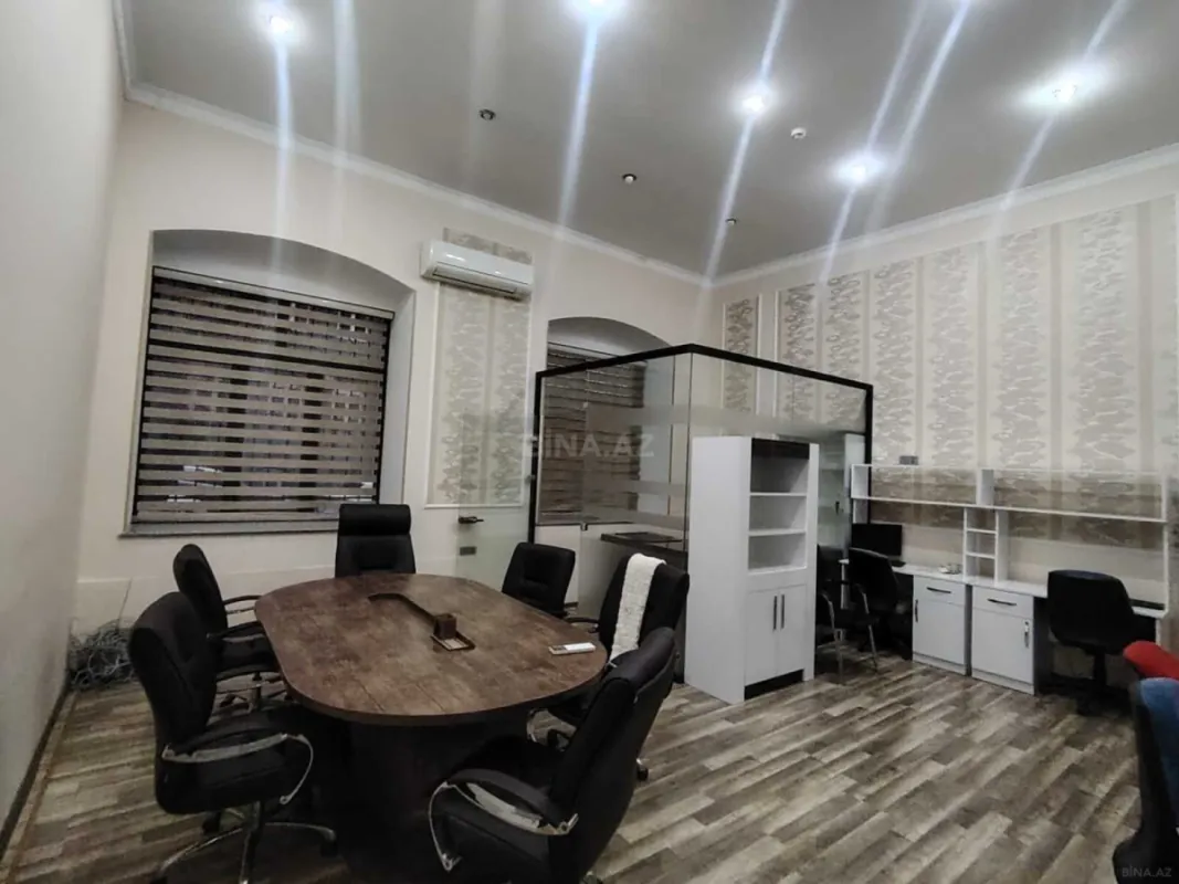 Kirayə verilir 4 otaqlı ofis 130 m²