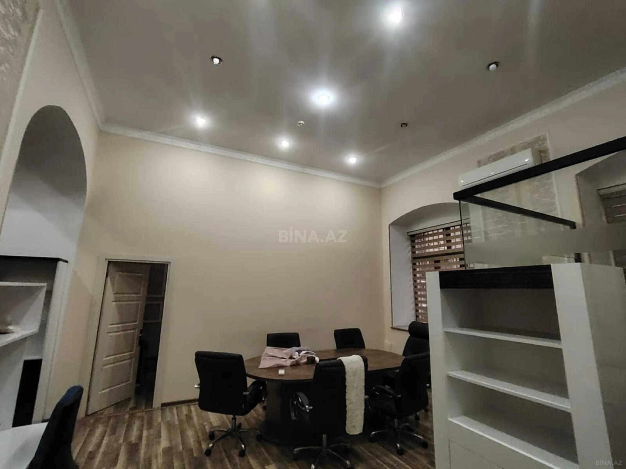 Kirayə verilir 4 otaqlı ofis 130 m²