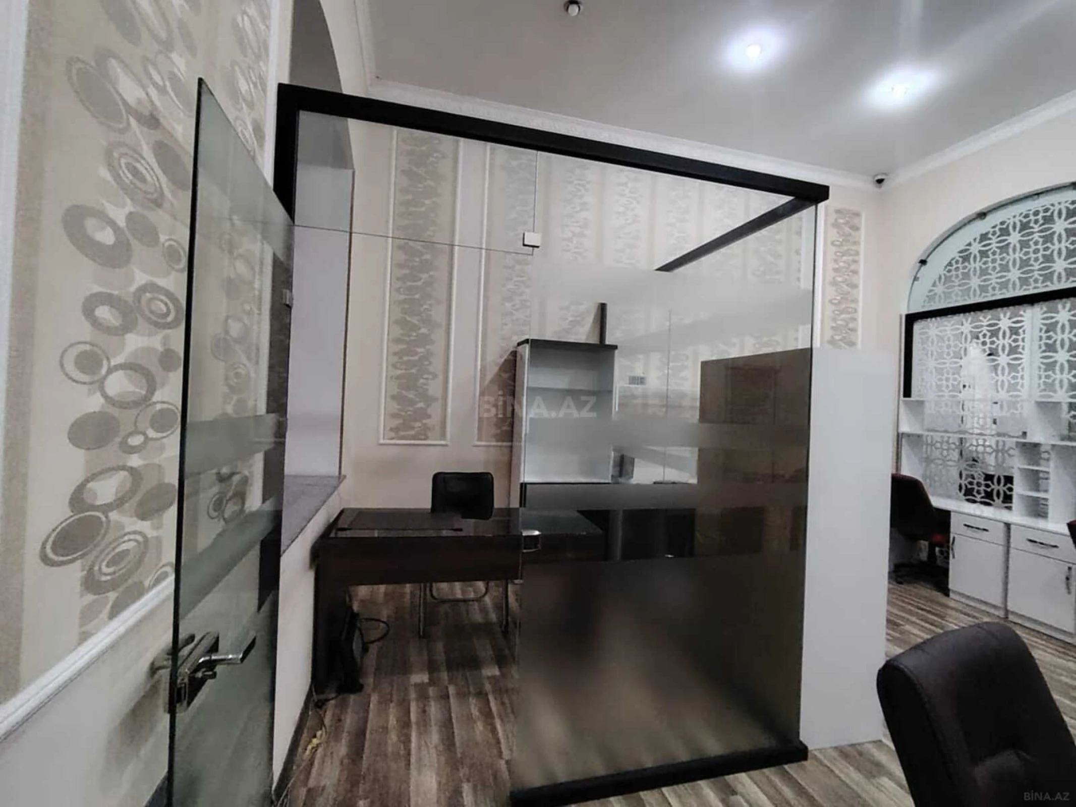 Kirayə verilir 4 otaqlı ofis 130 m²