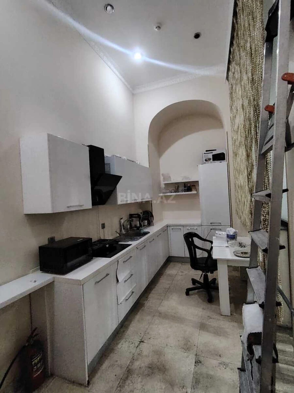 Kirayə verilir 4 otaqlı ofis 130 m²