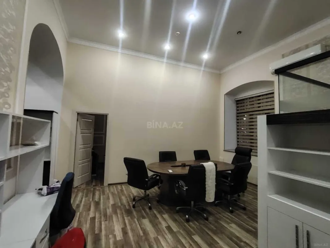 Kirayə verilir 4 otaqlı ofis 130 m²