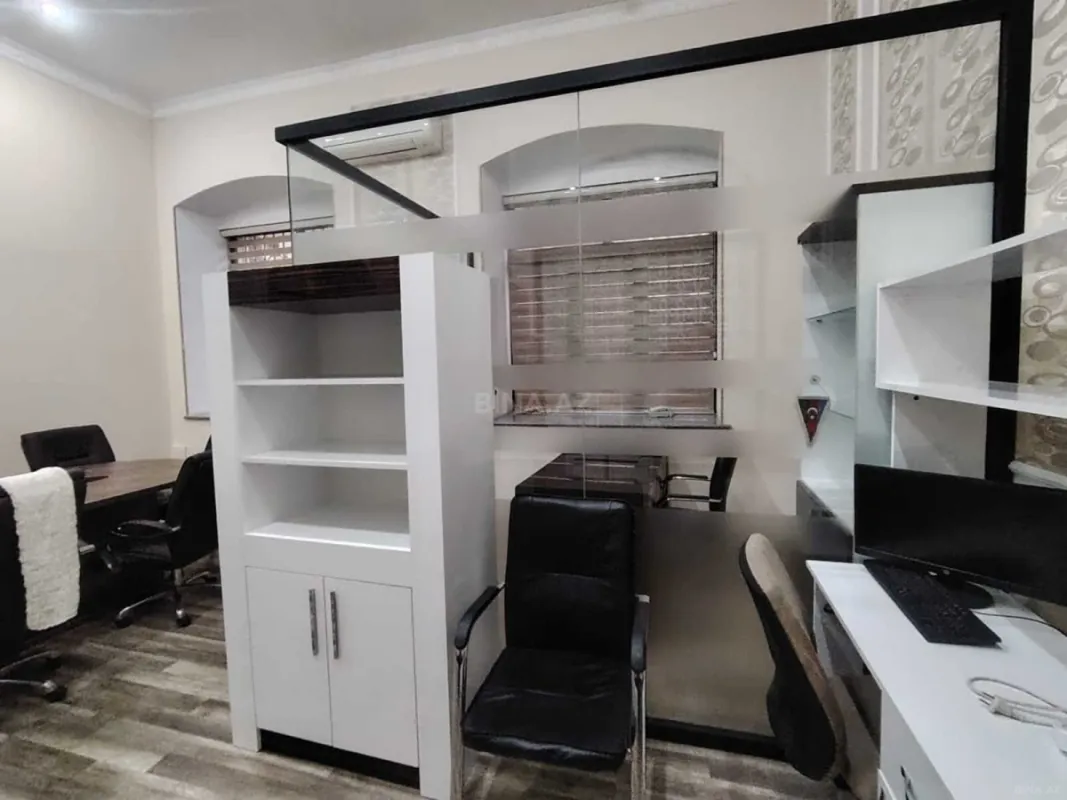 Kirayə verilir 4 otaqlı ofis 130 m²