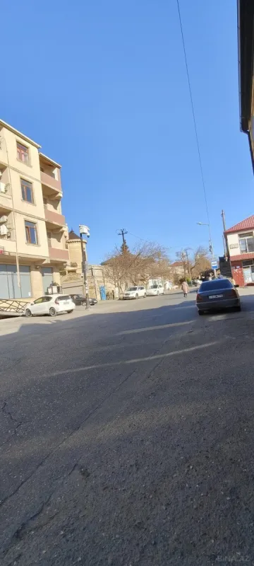 Satılır 3 otaqlı mənzil 135 m²