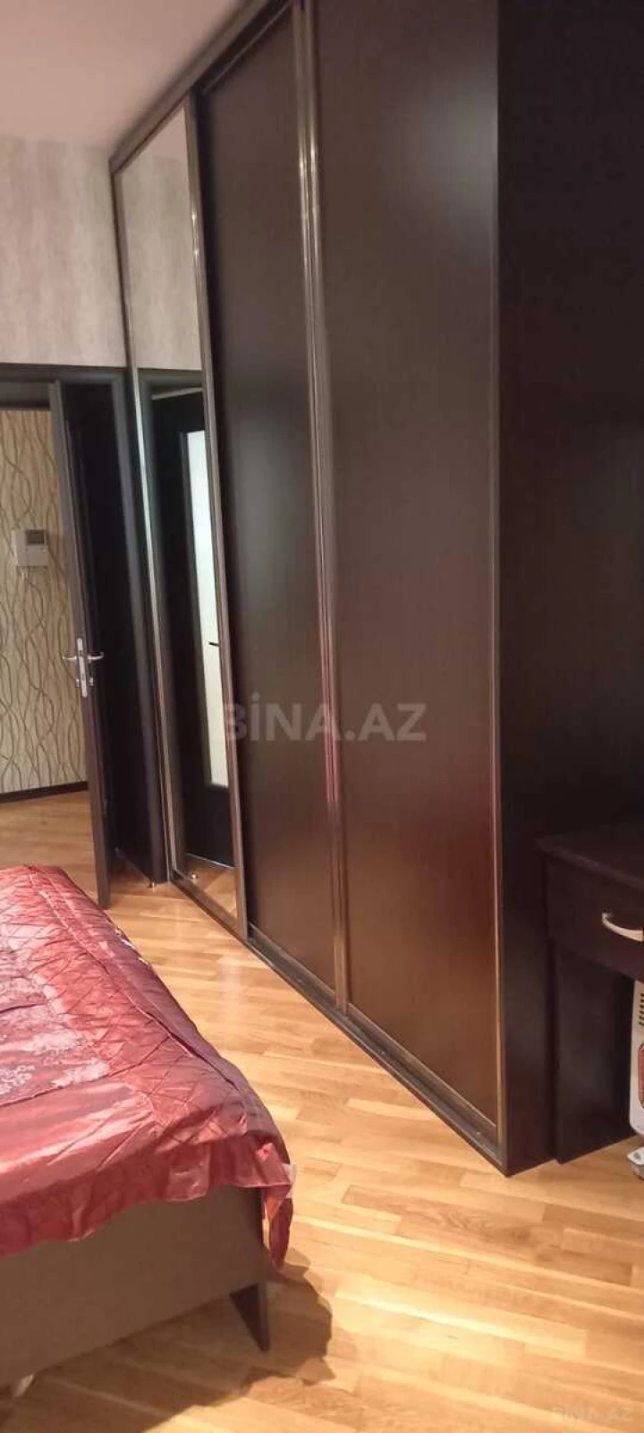 Kirayə verilir 2 otaqlı mənzil 95 m²