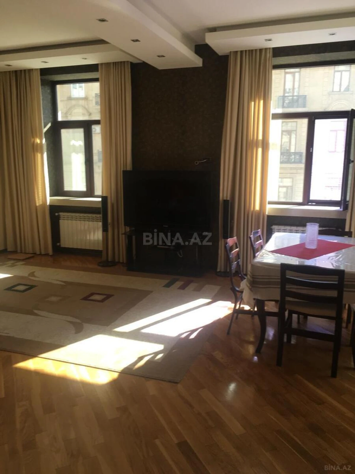 Kirayə verilir 2 otaqlı mənzil 95 m²